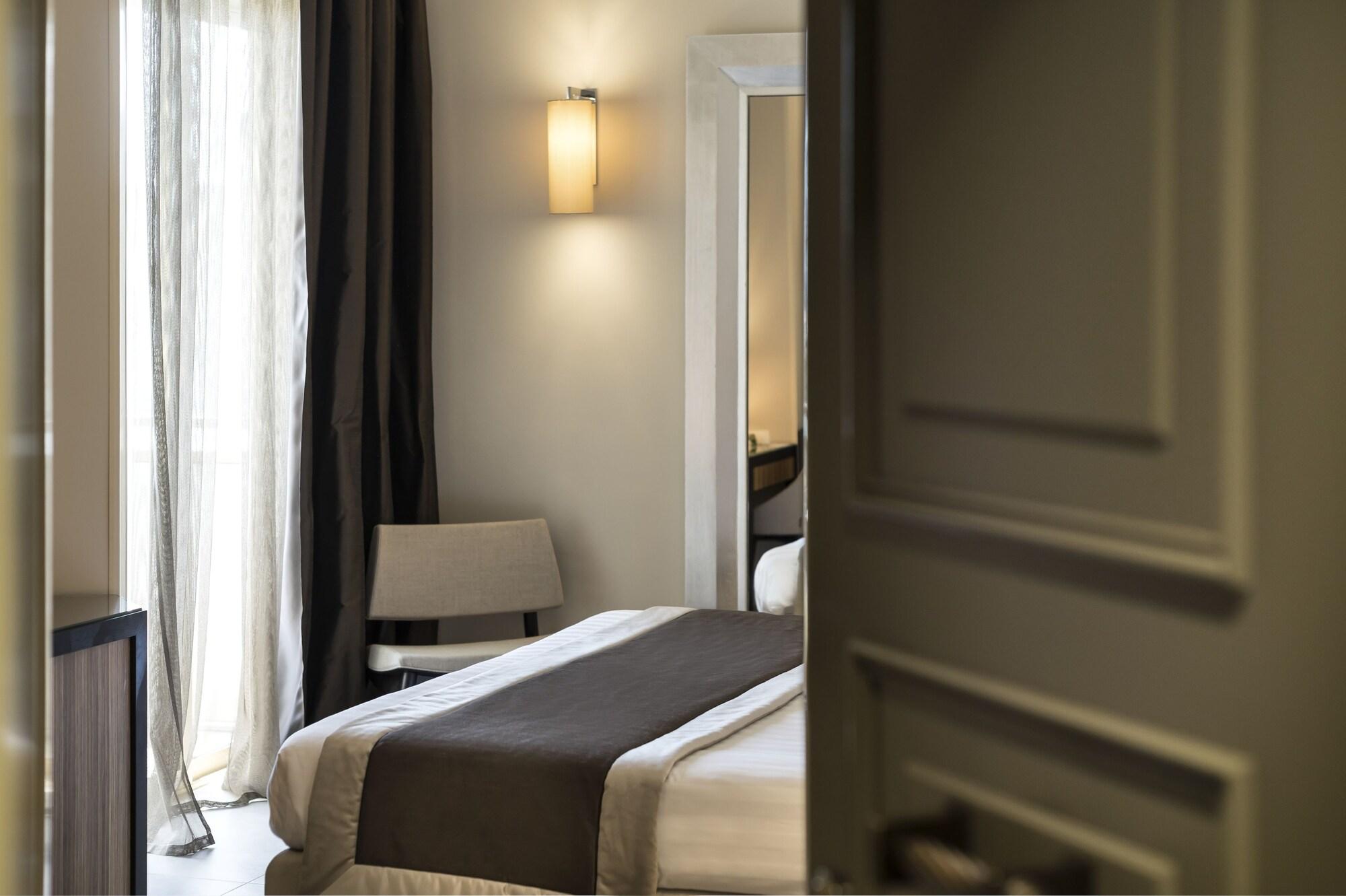 Hotel Ambasciatori Rimini Bagian luar foto
