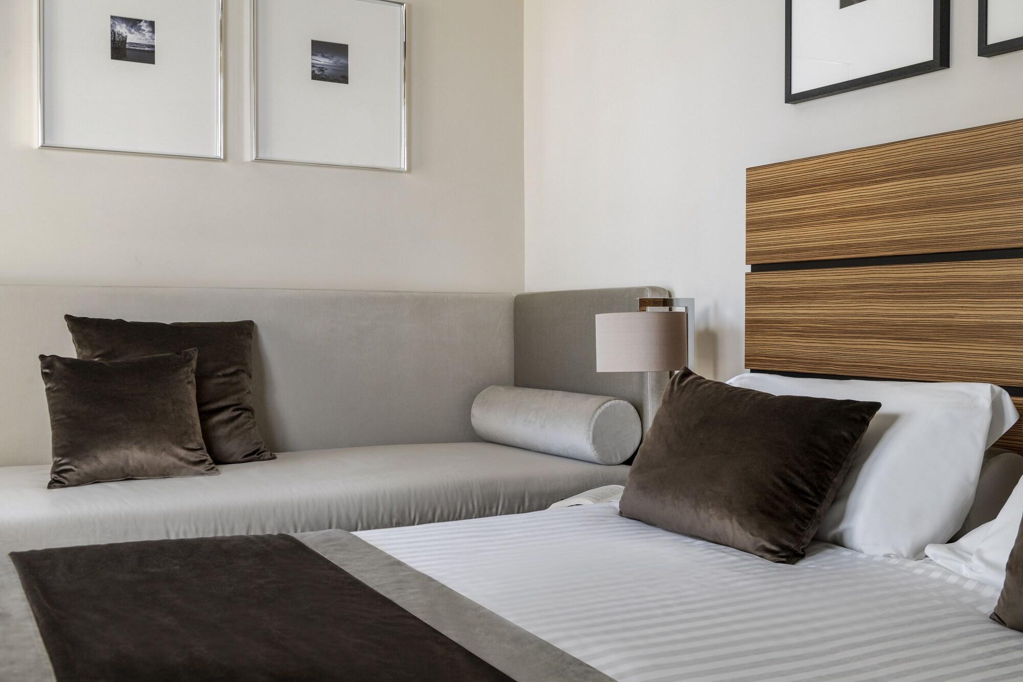 Hotel Ambasciatori Rimini Bagian luar foto
