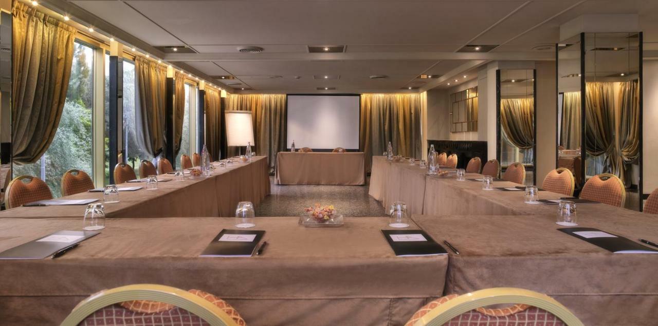 Hotel Ambasciatori Rimini Bagian luar foto
